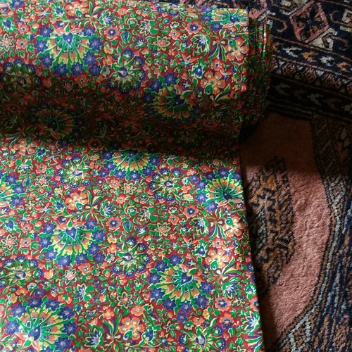 Pretty Vintage Laura Ashley Material Fabric Cotton Lawn width 1.5mts per metre - Picture 2 of 4