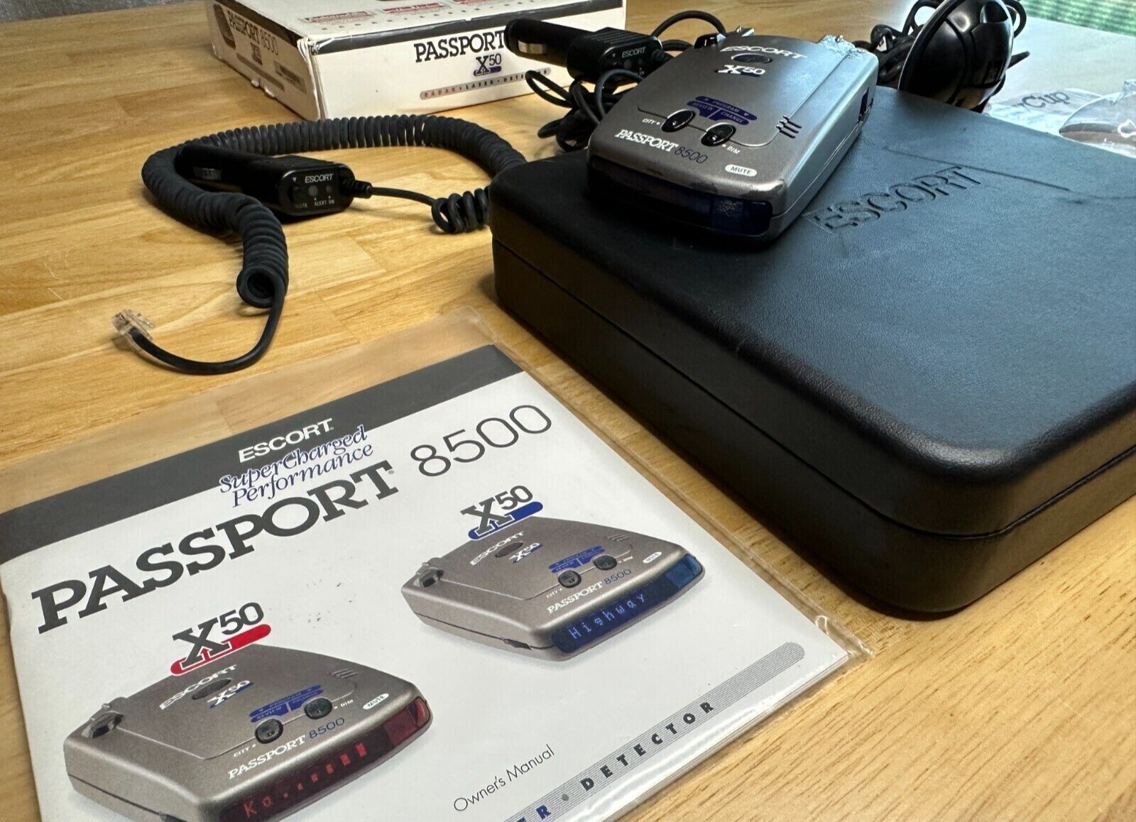 BLUE Passport 8500 X50 Radar Detector COMPLETE SET Escort Original Box