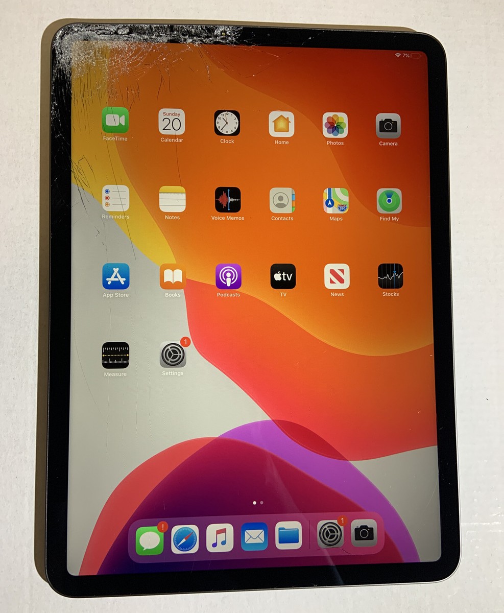 Cracked still works Apple iPad Pro 256GB 11 Cracked still works Apple iPad Pro 256GB 11