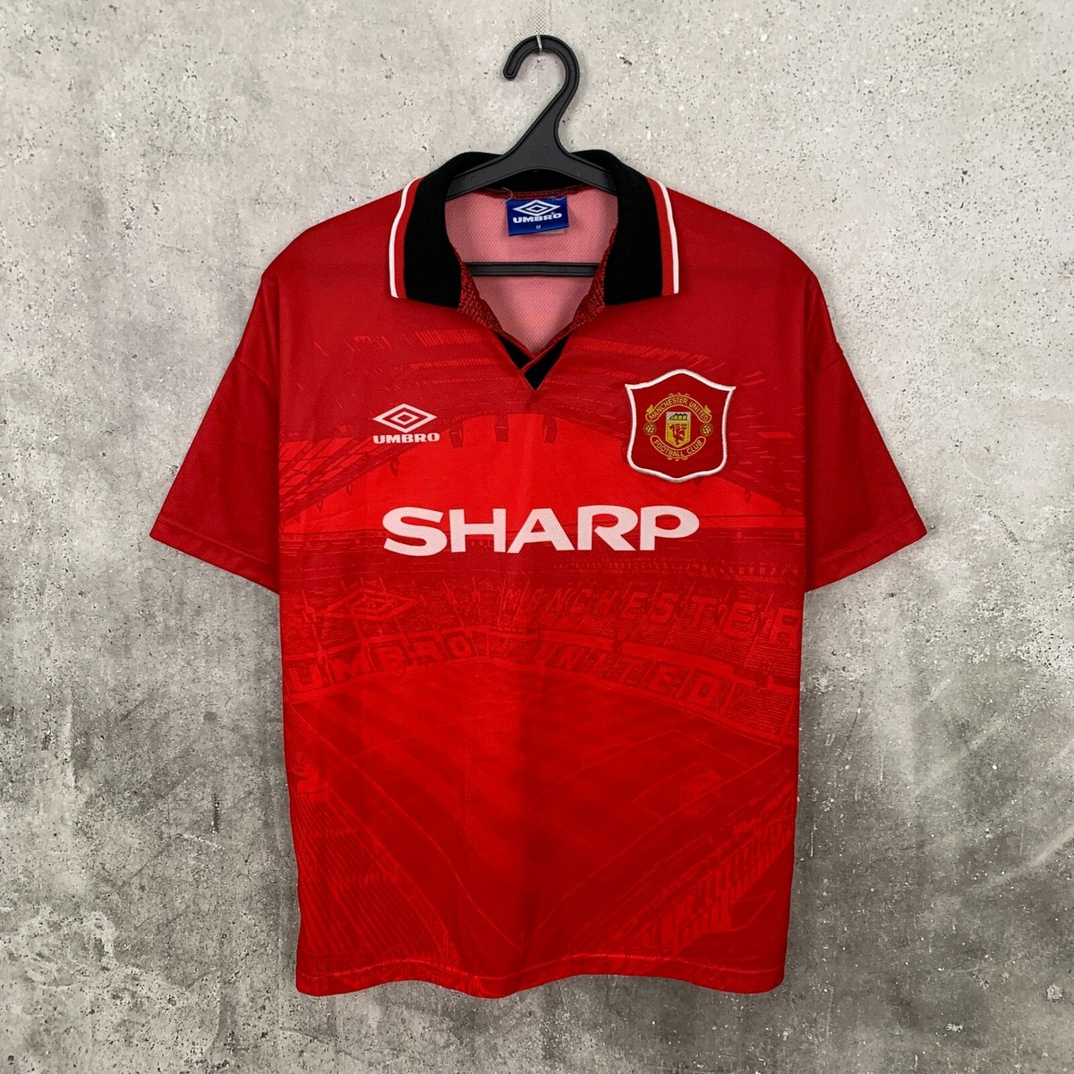 MANCHESTER UNITED 1994/96 HOME FOOTBALL SHIRT UMBRO JERSEY SIZE M MANCHESTER UNITED 1994/96 HOME FOOTBALL SHIRT UMBRO JERSEY SIZE M