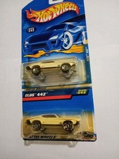 LotofTwo 2000 Hot Wheels Collector Series Olds 442 W/2 Different Wheel Variation
