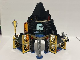 Lego Ninjago Movie Garmadon's Volcano Lair 2017 (70631) Build & Figs except Zane