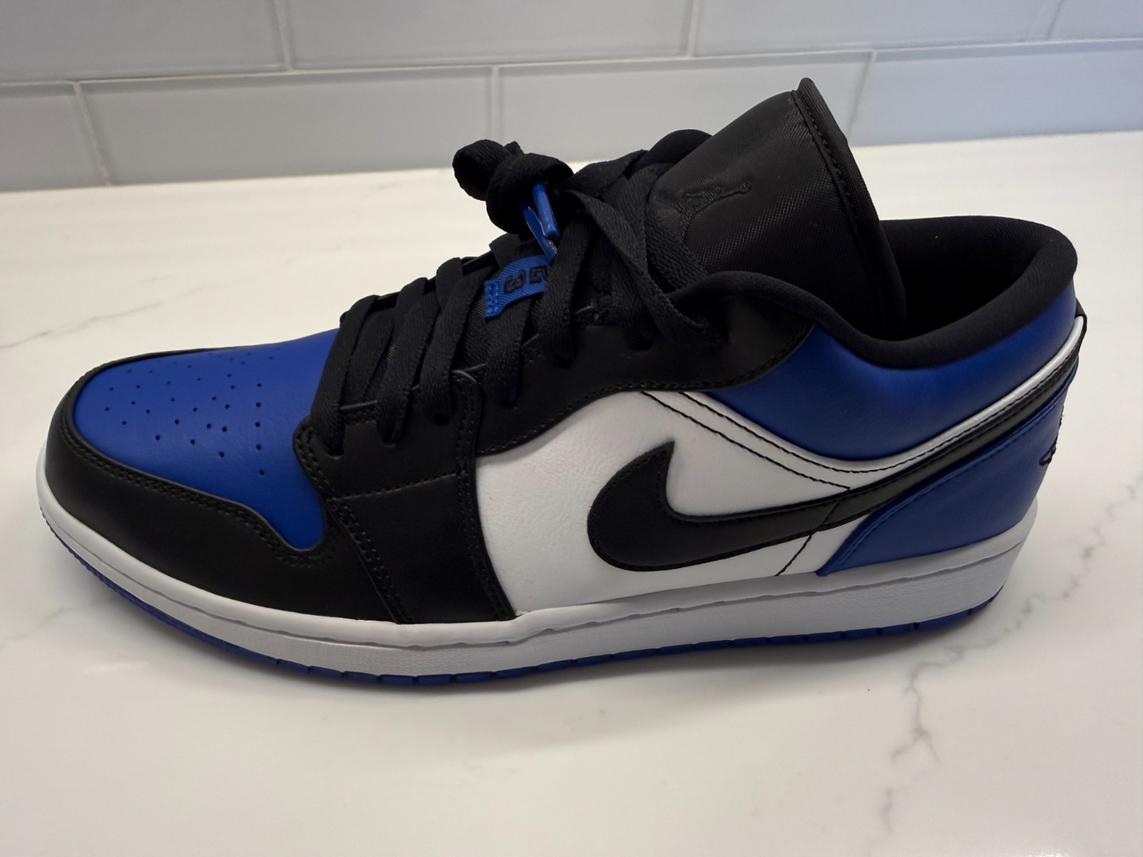 NEW Air Jordan 1 Low Royal Toe Blue White Black Size 11 CQ9446-400 thumbnail 4