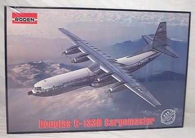 Kit Modello Plastico Roden C-133B Cargomaster – Scala 1:144, Per Modellismo - 6