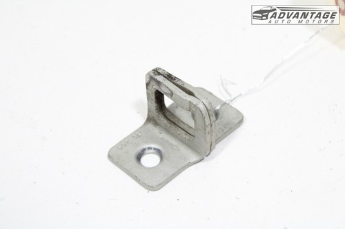 2020-2024 CHRYSLER VOYAGER REAR LEFT SIDE SLIDE DOOR REARWARD LOCK STRIKER OEM - Picture 2 of 7