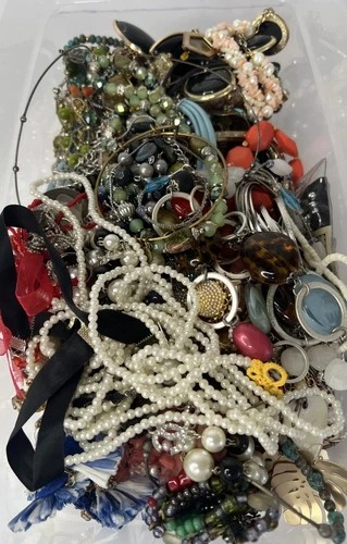 5lb Bulk Jewelry Lot Vintage & Modern Wearable Resell Costume Fashion Jewelry J6