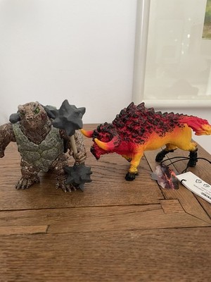 Schleich Panzerkröte 42496 Eldrador Creatures Schildkröte mit Waffe + Feuerstier
