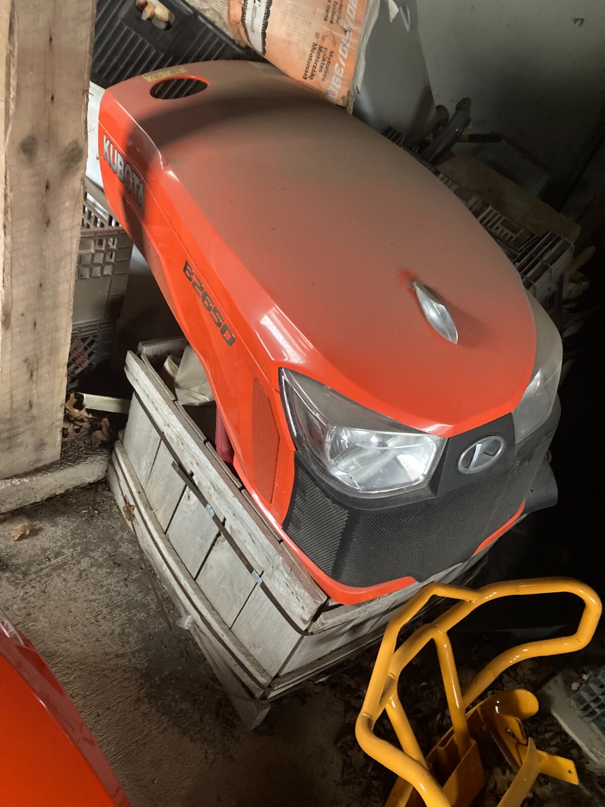 KUBOTA B2650 HOOD / eBay