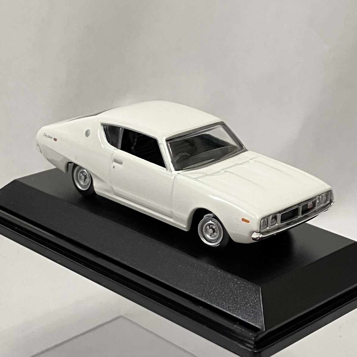 Real-X Nissan Skyline 2000GT-X Coupe KGC110 2-Door Kenmeri