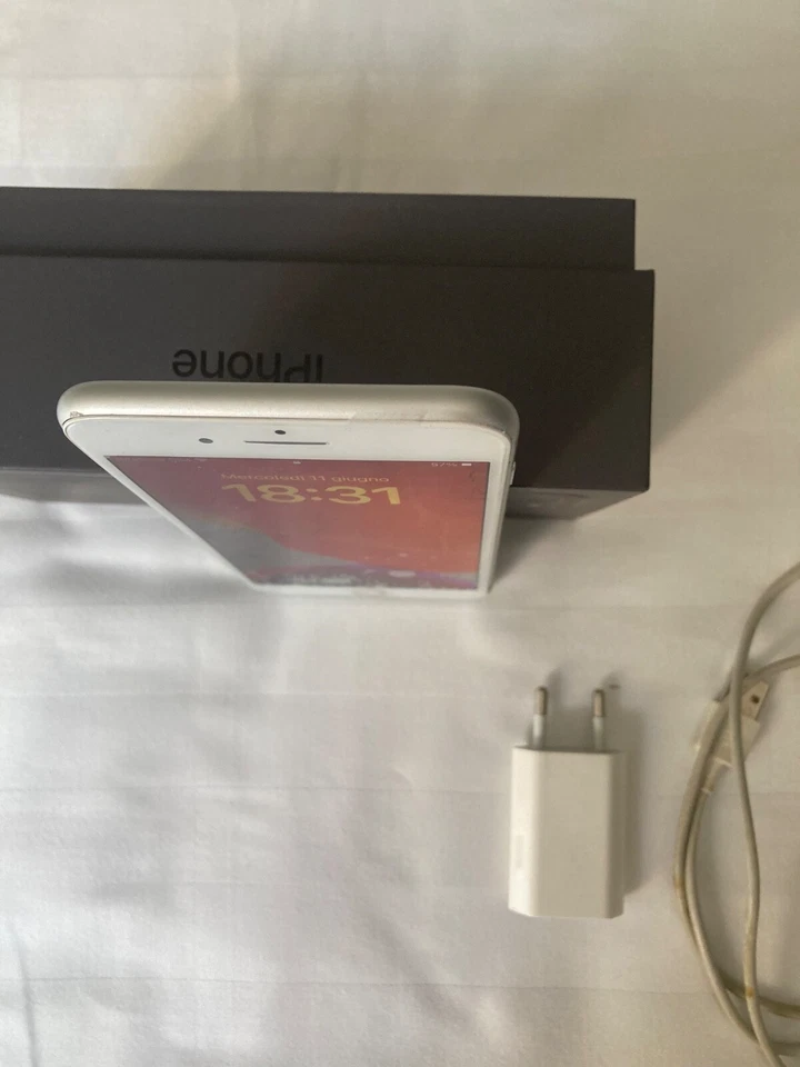 Apple iPhone 8 plus- 64GB Bianco  OTTIMO STATO, TENUTO MANIAC con scatola  - Immagine 4 di 4