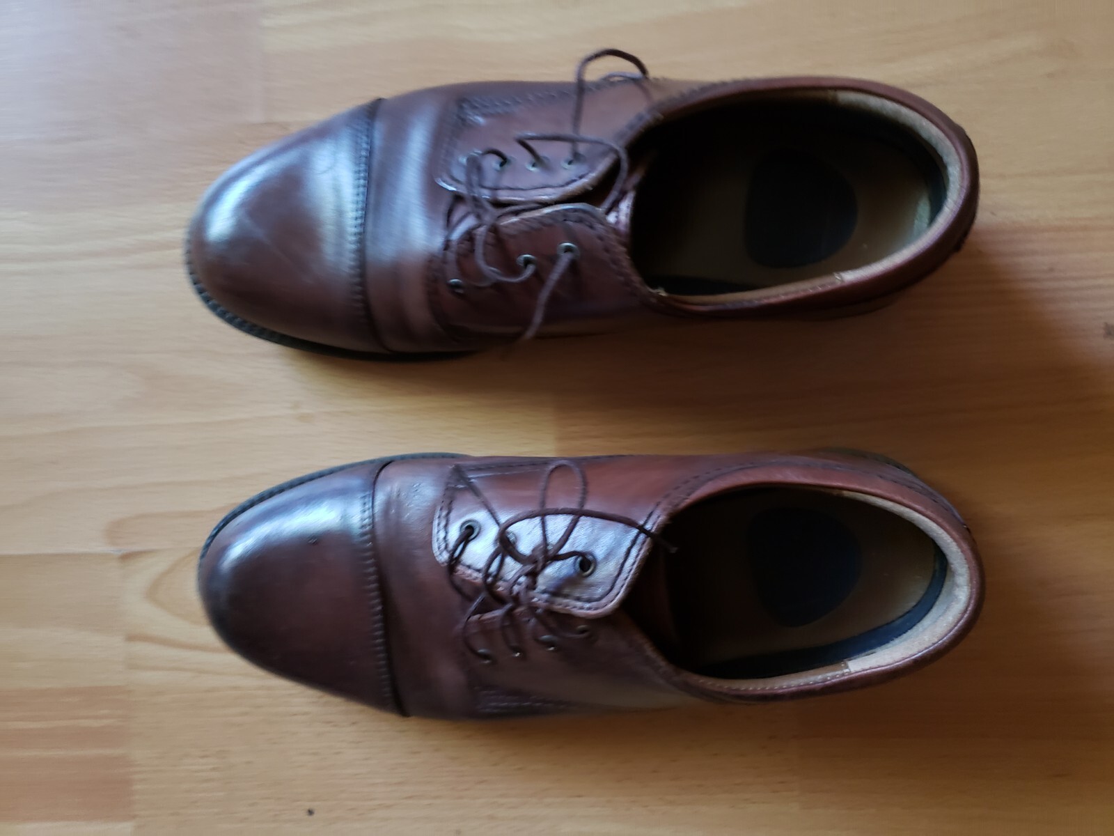SAOLA Scarpe uomo DOCKERS 11 5 M Oxford eleganti in pelle marrone stringate. Usate.