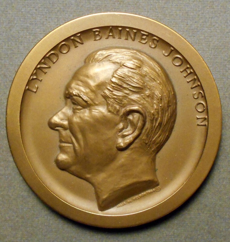 Foto 1 di 2