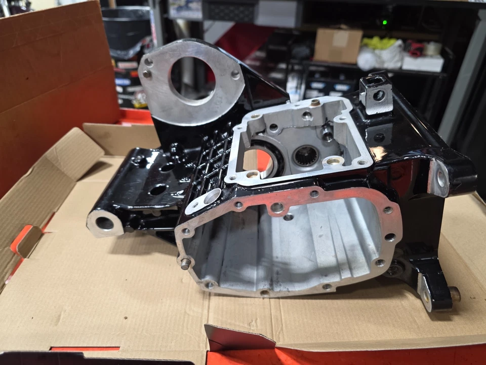 Harley Davidson Softail Heritage 经典胖男孩变速箱盒 — 第 2/4 张图片