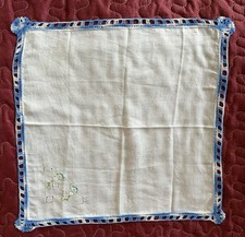 Taschentuch m. Wei&szlig;-HimmelblauH&auml;kelspitze Handarbeit Spitzentuch Deko 29x29 cm