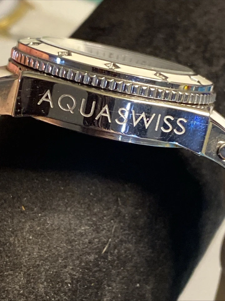Reloj para mujer Aquaswiss 62LD001 Swissport L único con flores acentuadas con diamantes Foto 3 de 4