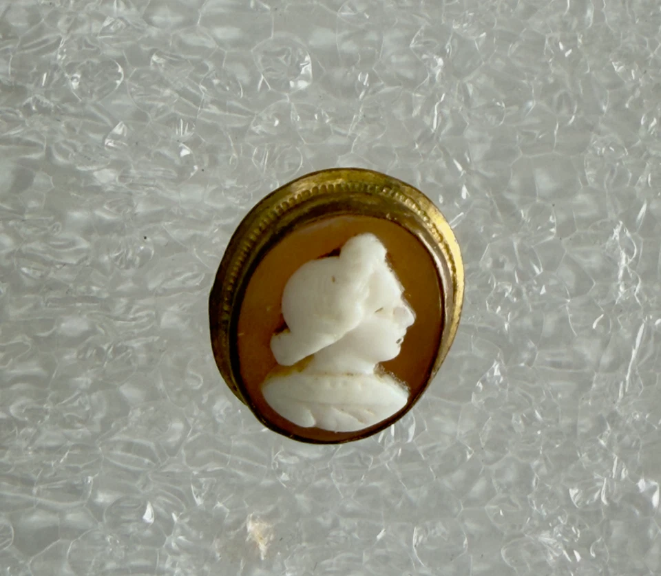 Antique Hand Carved Shell Cameo Italy Button, 10K Gold Filled, 1/2 x 5/8 Inch - Image 3 of 4