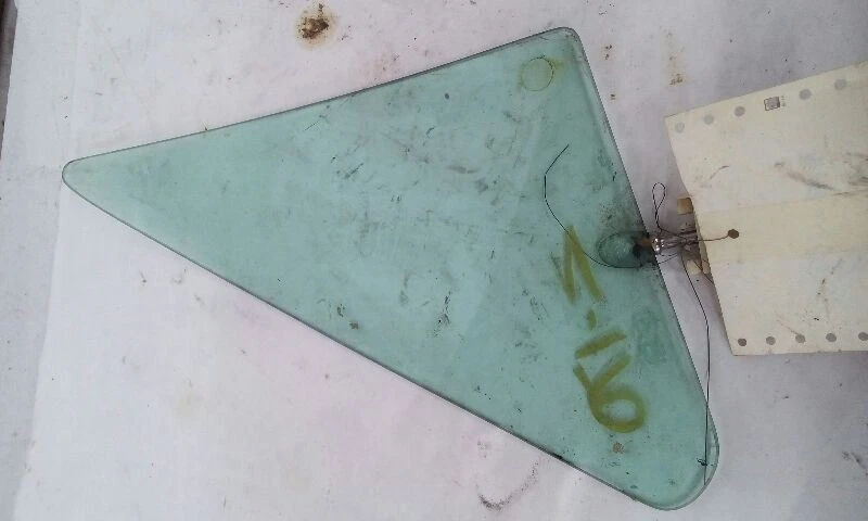 75-83 Volkswagon Rabbit Right Passenger Front Door Vent Glass Movable  - Image 4 of 4