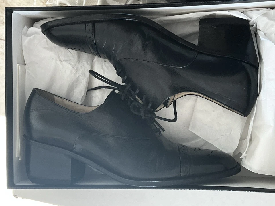 Zapatos de vestir Oxford de cuero negro para mujer Chanel talla 36 hechos en Francia Foto 3 de 4