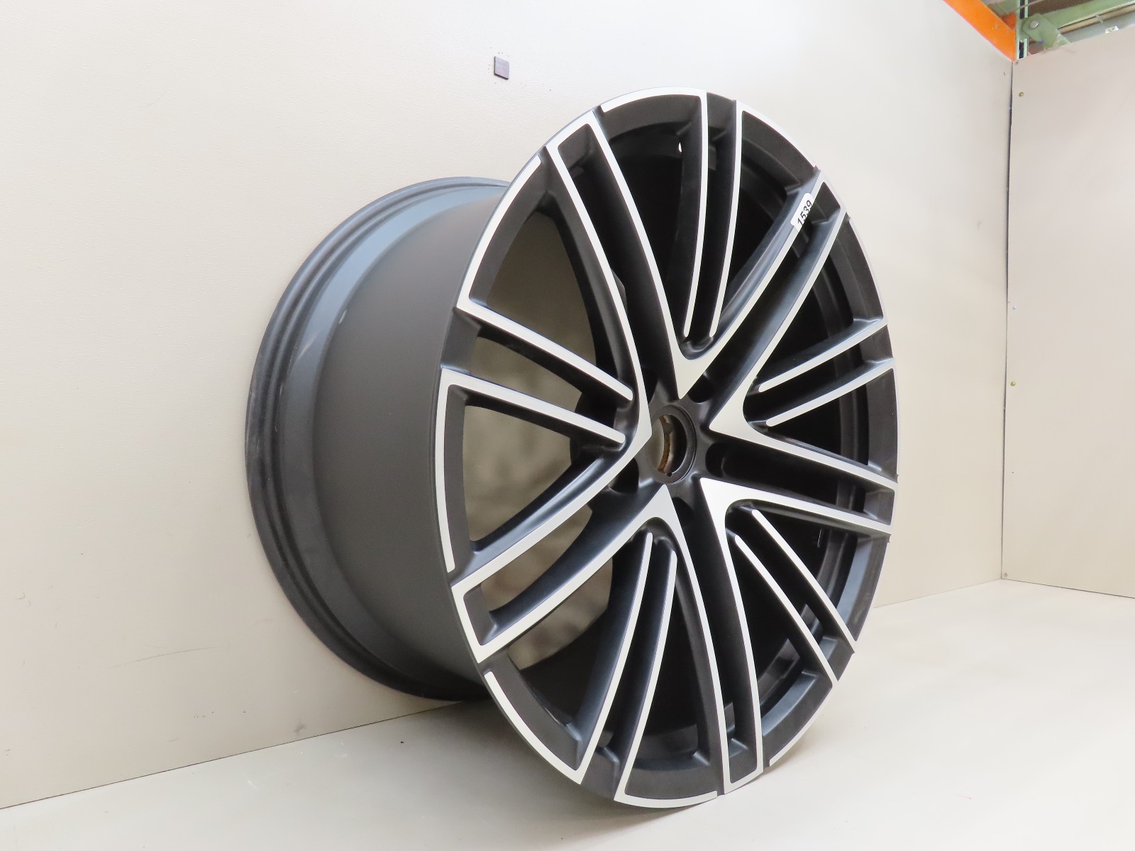 2024-2026 ASTON MARTIN DB12 REAR FACTORY RIM 21X11.5J