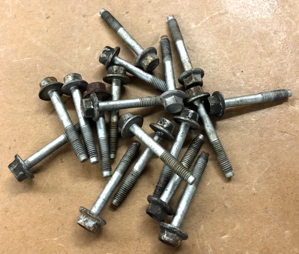 2007 hyundai sonata valve cover 2.4L 2006-2008 - Image 4 of 4