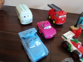 LEGO DUPLO 10846 &ndash; Disney Pixar Cars 3: Flo&rsquo;s Caf&eacute; , with many other Cars