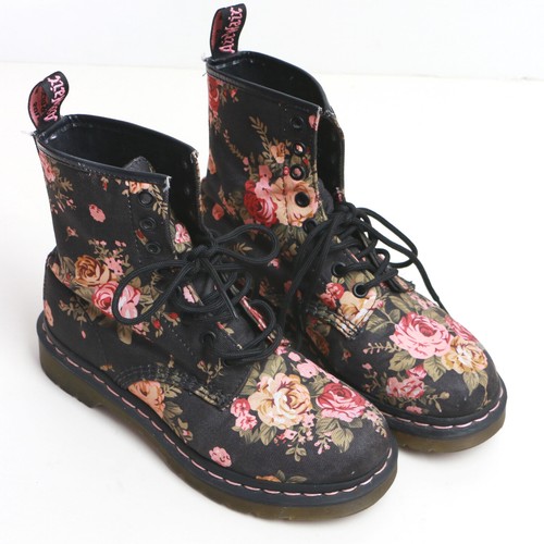 Doc Martin Floral Canvas Boots Size 6 Preowned