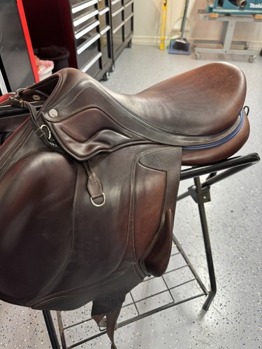 Devoucoux Chiberta Lab Jump Saddle - Picture 3 of 6