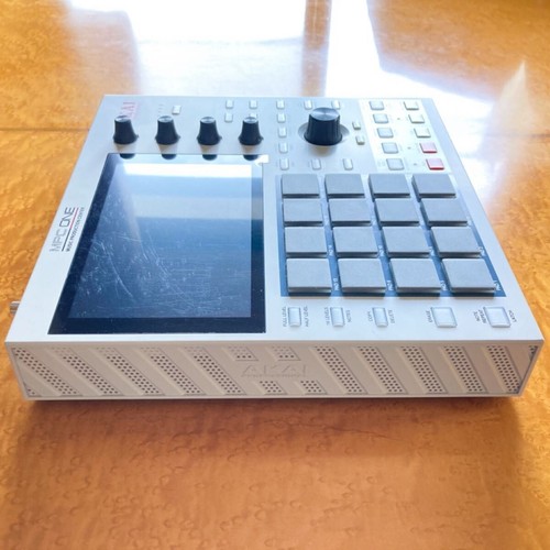 AKAI Professional MPC ONE Retro Edition Standalone Music Production Center Top - Bild 6 von 12