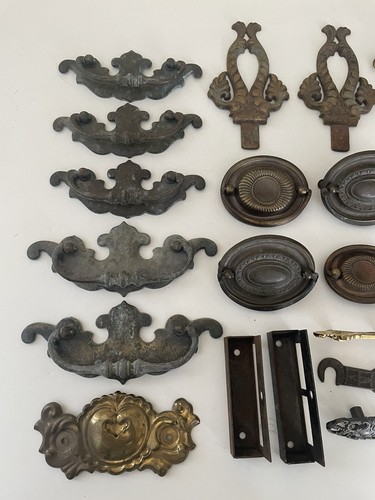 Antique Mixed Lot Of 38 Cabinet Drawer Knobs Handle Pull Plate Hook Vintage - Picture 2 of 9