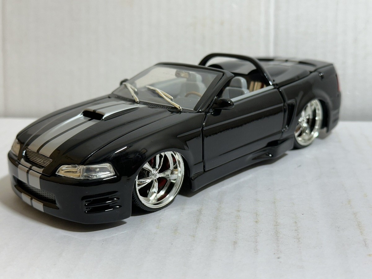 ミニカー DUB CITY 1970 FORD MUSTANG CUSTOM 1/24 Amazon.com: Big Time Muscle 1:24 1970 Ford Mustang Boss 429