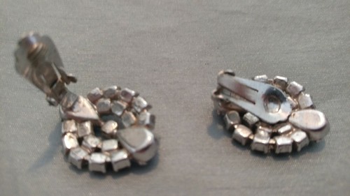 Vintage cluster Rhinestone clip on earrings - Picture 3 of 4