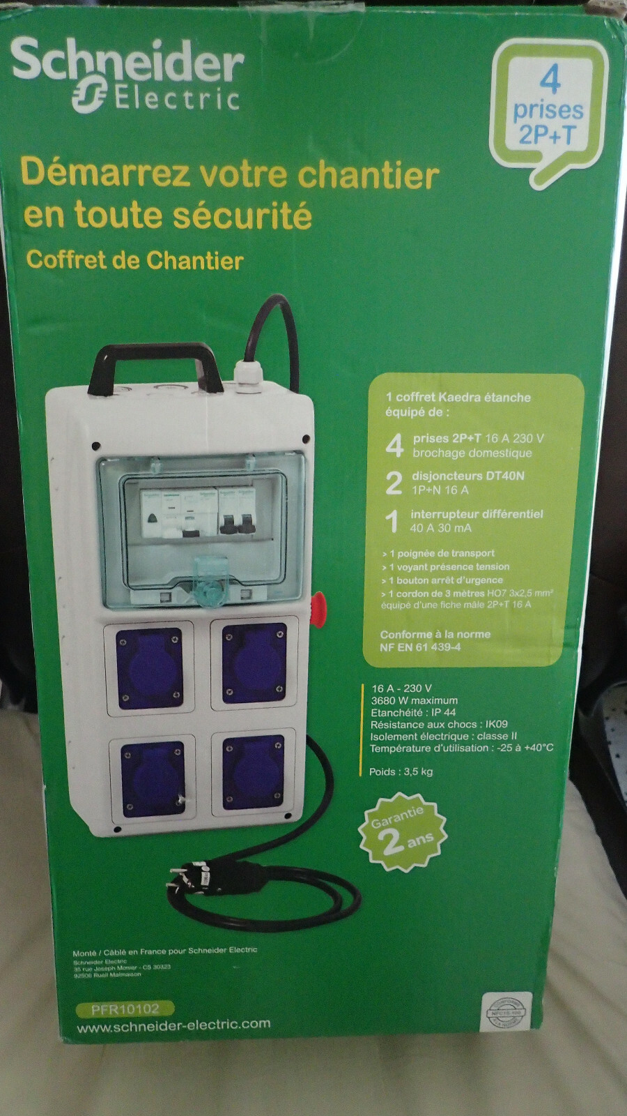 Tableau Electrique Schneider PFR10102 étanche pour sécuriser vos outils de chantier