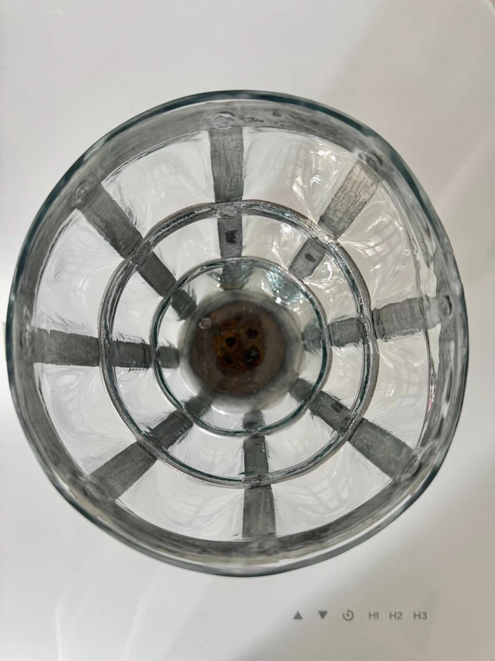 Стеклянная ваза ручной работы Pier 1 в металлической клетке — винтажная уникальная ваза ручной работы - Изображение 3 из 4