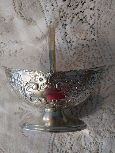 Corbell And Co. Silver Plate oval small Wedding Basket with Handle Gold Wash vtg - Picture 10 of 12