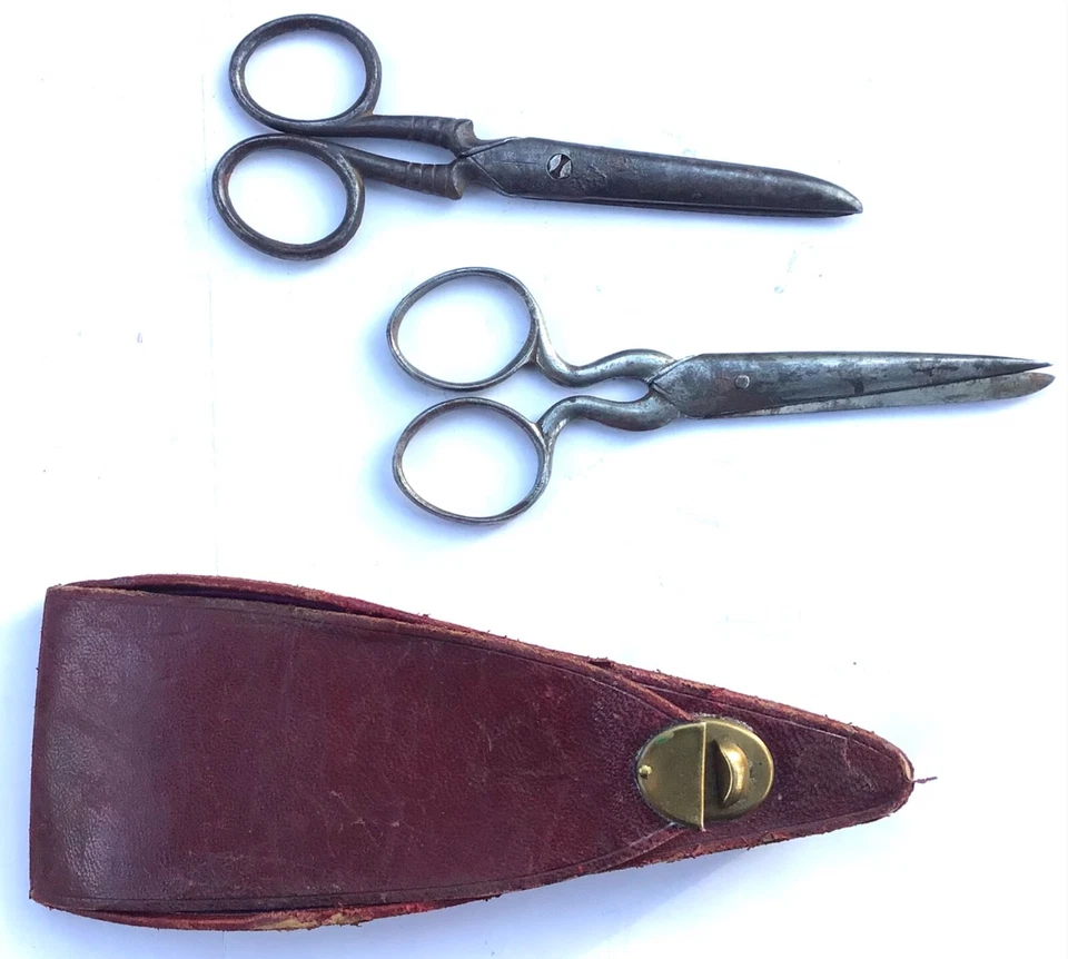 ANCIEN CISEAU DE COUTURE DOUBLE EN ÉTUI OLD DOUBLE SEWING SCISSOR IN CASE  - Photo 2/4