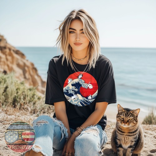 Japanese Wave Kawaii Cats Great Wave Kanagawa Kamala Ukiyo-e Unisex T-Shirt - Bild 3 von 19