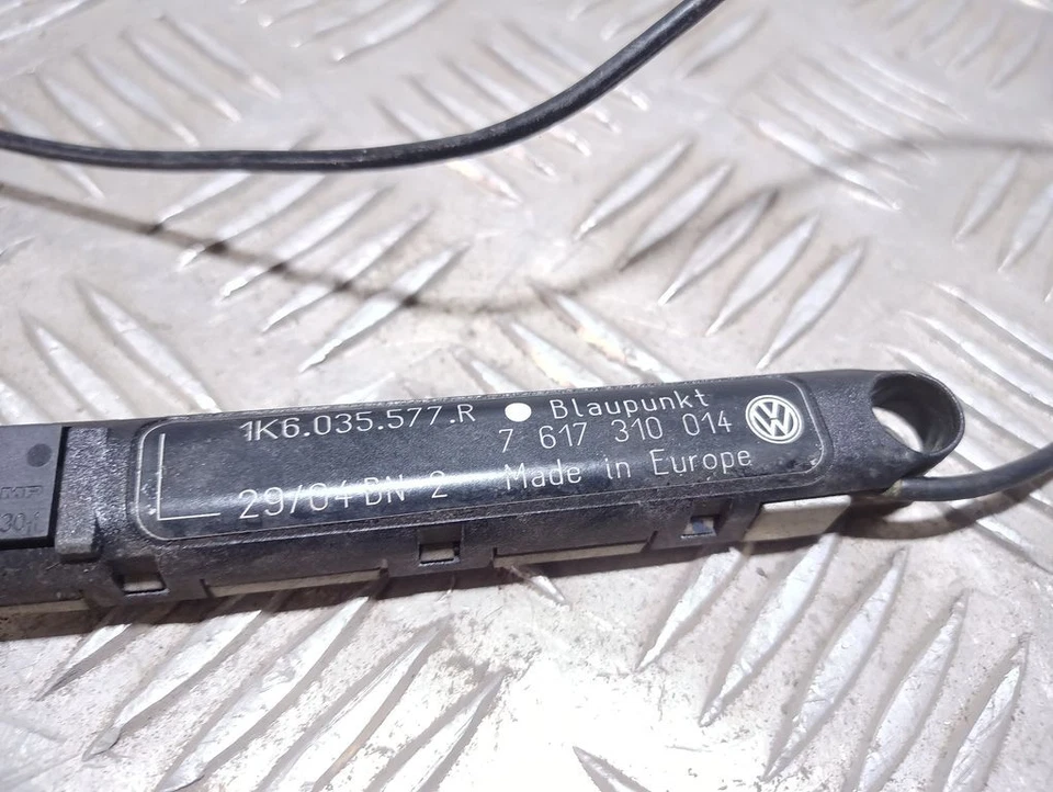 Volkswagen Golf V 2004 Antenna Booster Signal Booster 1K6035577R UST80470 - Image 2 of 4