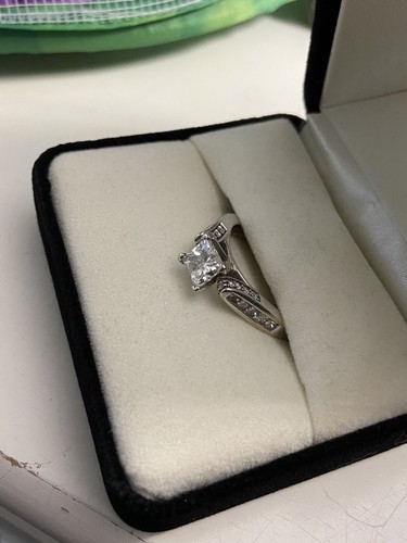 Beautiful 14k Gold 1.54 Carat Engagement Ring - Picture 3 of 7