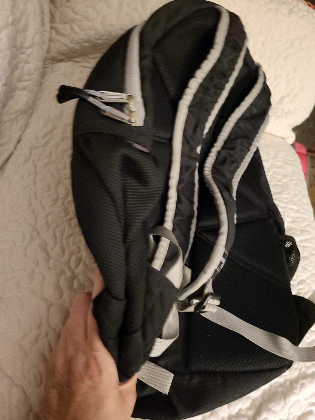 The North Face Haystack Backpack EUC Black - image 6