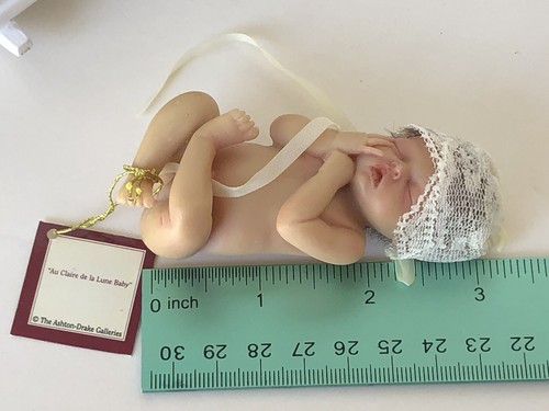 Ashton-Drake “Au Claire de la Lune Baby” Doll (3”) w/Music Box Cradle - Picture 6 of 11