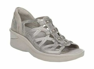 bzees sasha gladiator sandal