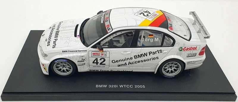 Autoart 1/18 Scale Diecast 80542 - BMW 320i WTCC 2005 #42 J.Muller — 第 3/4 张图片