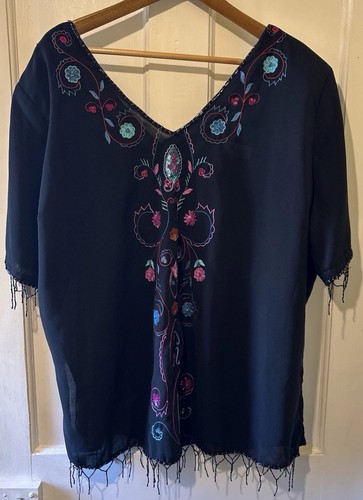 ELVI BLOUSE UK 26 FLORAL POLYESTER PRETTY EMBROIDERED FLORAL/SEQUIN/BEAD TRIM - Picture 1 of 5