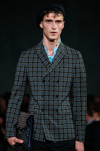 PRADA SPRING SUMMER 2012 COLLECTION JACKET - Picture 4 of 16