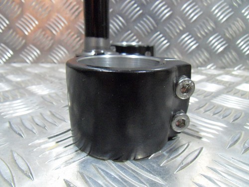 Genuine KTM RC 125 / 200 / 390 Bottom fork yoke clamp unit 2022 to 2024 - Picture 3 of 12