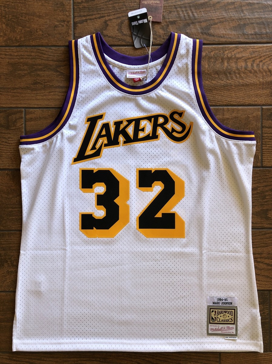 mitchell&ness NBA レイカーズ Magic Johnson Amazon.com : Mitchell & Ness Magic Johnson 32 Replica