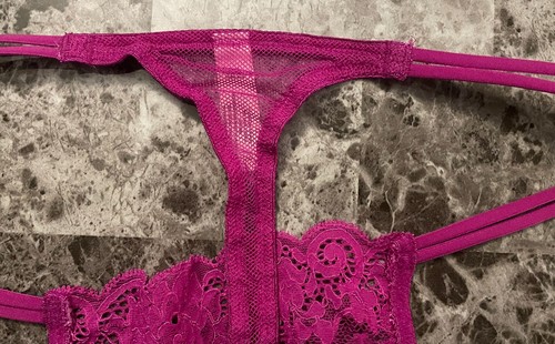 VICTORIA'S SECRET FUSCHIA LACE MESH DOUBLE STRAPPY VINTAGE RARE THONG PANTIES - Picture 5 of 5