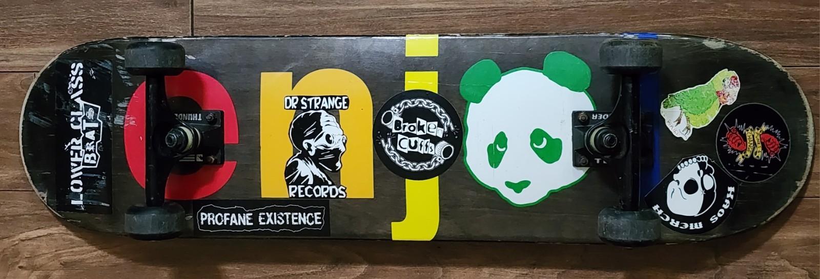 W/custom Stencil And Stickers