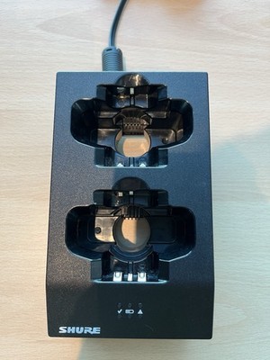 Shure SBC200 Dual Docking Ladestation für SB900B, QLXD, ULXD PSM Wireless