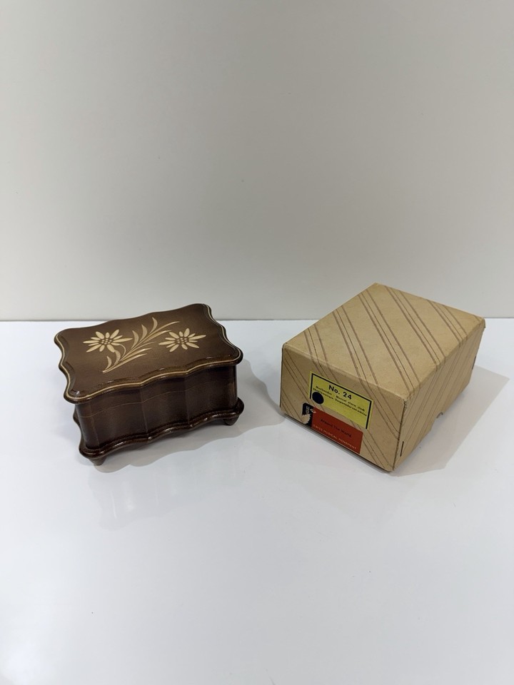 Vtg Reuge Floral Wood Music Jewelry Box #24 Die Schonbrunner Around The World
